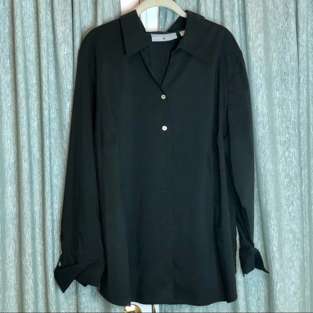 *Bundle 4/$20* Avenue Studio Black Buttoned Long Sleeve Top Plus Size 22/24